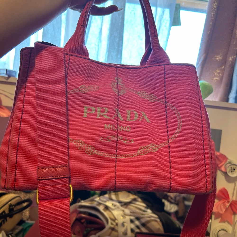 Prada Pink Leather Tote Bag with Elegant Design